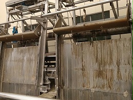 睦祥漂浮垃圾收集装置落户南京污水泵站